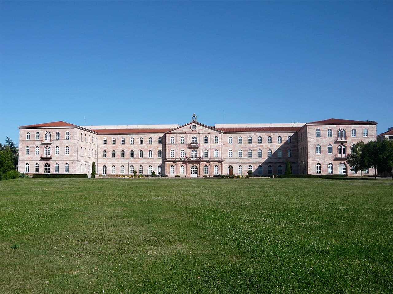 L'hôtel de ville de Caluire-et-Cuire