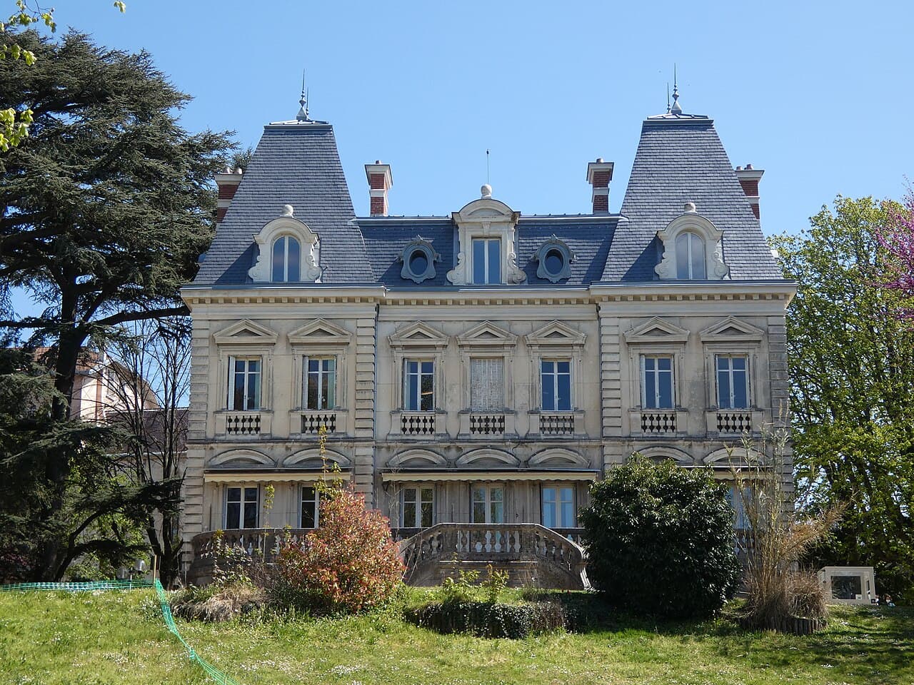 L'hôtel de ville de Sainte-Foy-lès-Lyon